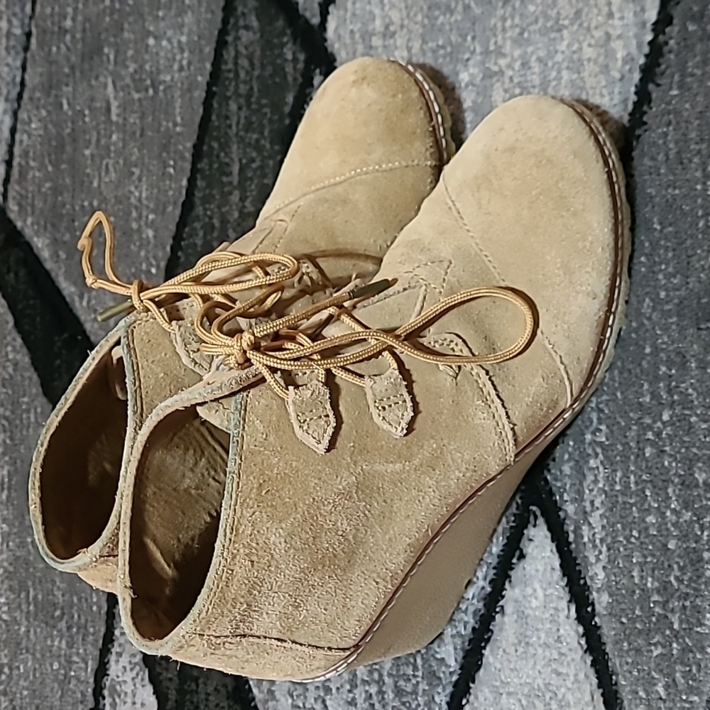 TOMS WEDGE ANKLE BOOTIE BOOTS - TOMS CANVAS TOTE BAG